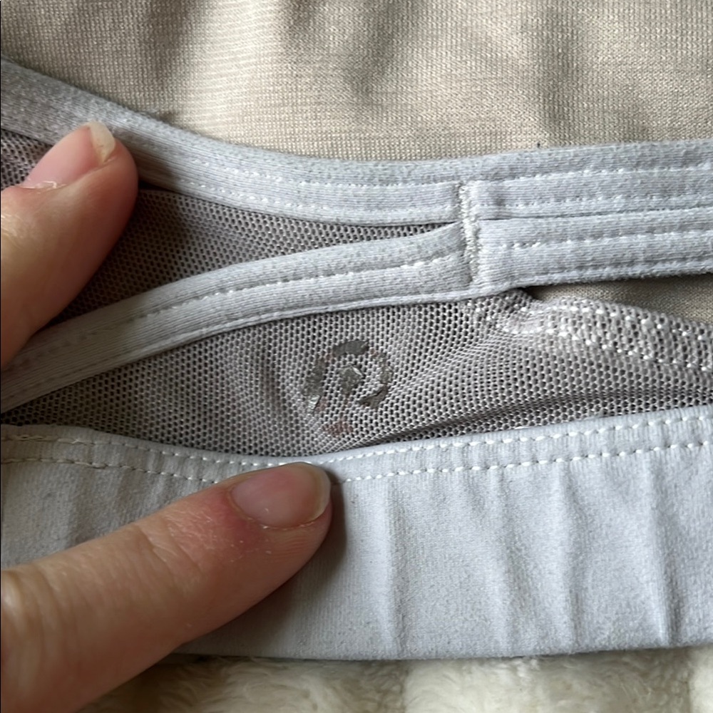 Lululemon sports bra - Picture 6 of 6